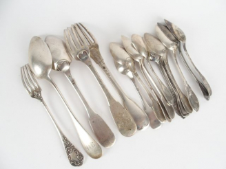Vente aux enchères Couverts dépareillés en argent, poinçon Minerve : 10 différentes petit