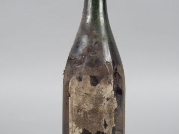 1 BOUTEILLE - BARSAC (BELLE FORME BOURGUIGNONNE) PRESUMEE 1926 - 7 CM/