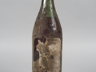 Vente aux enchères 1 BOUTEILLE - BARSAC (BELLE FORME BOURGUIGNONNE) PRESUMEE 1926 - 7 CM/