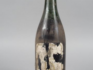 Vente aux enchères 1 BOUTEILLE - BARSAC (BELLE FORME BOURGUIGNONNE) PRESUMEE 1926 - 7 CM/
