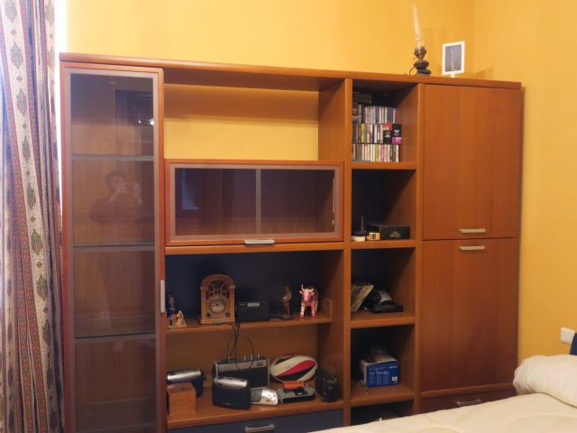 Chambre à coucher moderne GAUTIER comprenant un bureau, une armoire et