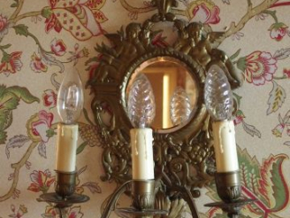 Vente aux enchères Paire de bougeoirs de style Haute-Epoque en bronze, paire d'appliques 