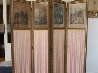 Vente aux enchères Paravent 1900 de style Louis XVI en bois et stuc doré à quatre feuille