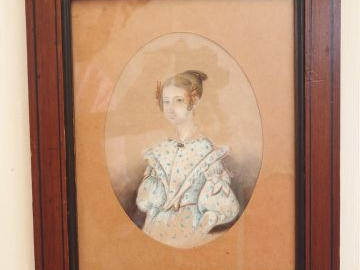 Ecole XIXème "Portrait de jeune fille". Dessin. Dim. : 16, 5 x 12 cm