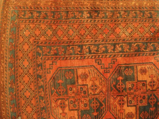 Vente aux enchères Grand tapis d'Orient, fond rouge. Dim. : 360 x 246 cm