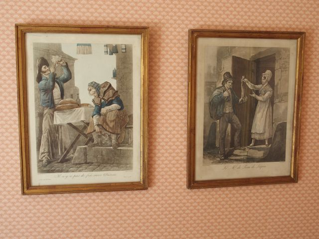Encadrement "Vente de charité", gravure en couleurs "Le modèle honnête