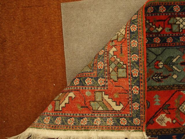 Tapis de prière, fond rouge, bleu et vert