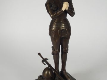 Chryséléphantine début Xxème "Jeanne d'Arc en prière", sur un socle en