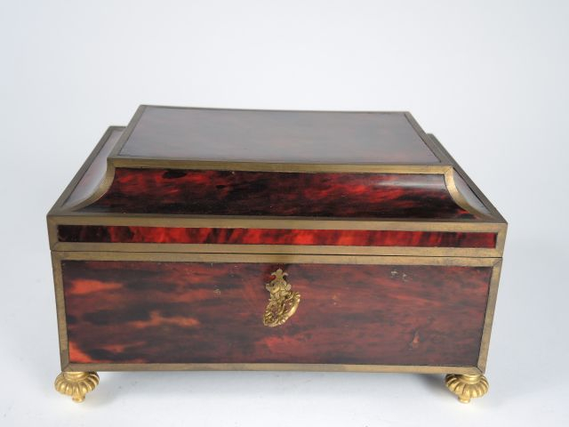Coffret à bijoux Napoléon III de style Louis XIV en écaille rouge et l