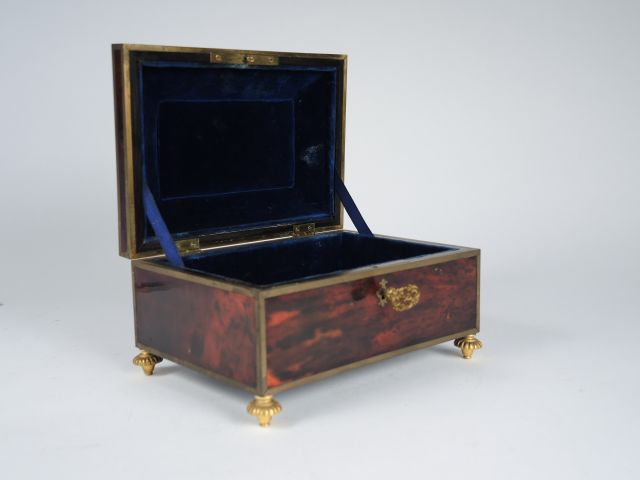 Coffret à bijoux Napoléon III de style Louis XIV en écaille rouge et l