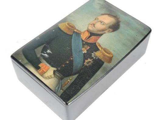 Tabatière russe XIXème Portrait d'officier sur le couvercle, monogramm