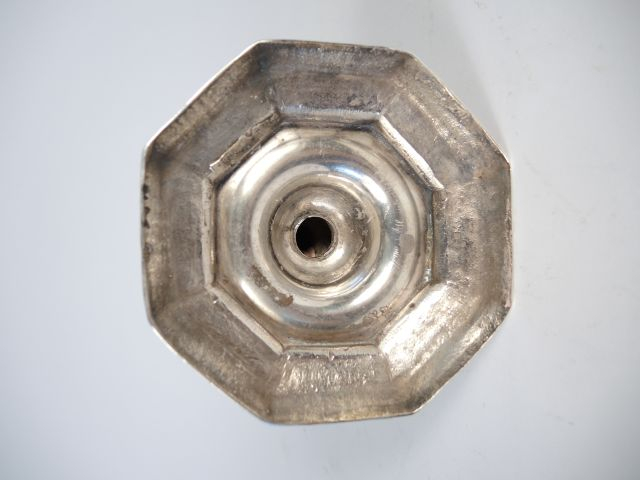 Bougeoir XVIIIème en argent, éteignoir en argent, métal et nacre