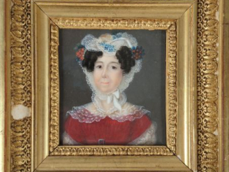 Vente aux enchères Miniature XIXème « Portrait de la Marquise de Lespinay ». 8,5 x 8 cm