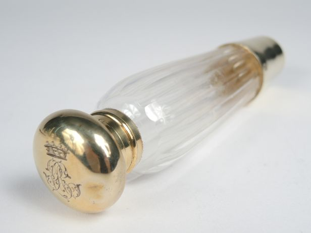 Flacon à liqueur Napoléon III en cristal et vermeil, poinçon Minerve