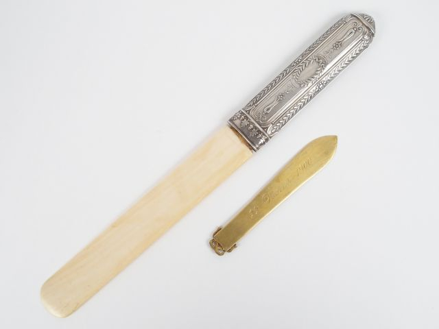 Coupe papier de style Empire en argent et ivoire, marque page de style