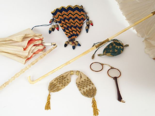 Face à main Napoléon III en écaille et métal doré, deux différentes om