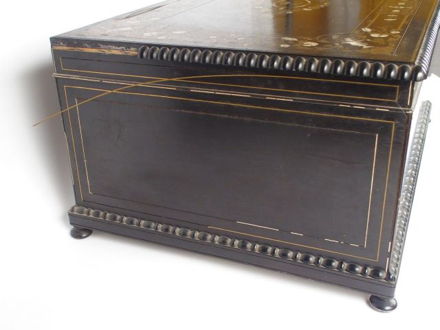 Coffre de mariage Napoléon III de style Louis XVI en marqueterie Boull