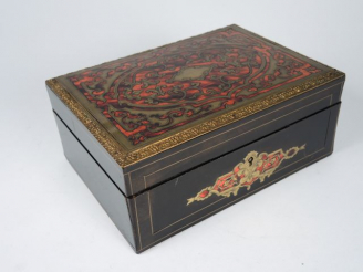 Vente aux enchères Coffret Napoléon III en marqueterie Boulle, écaille rouge et laiton