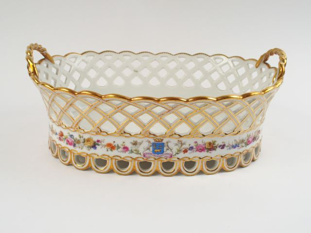 Partie de Service de table Napoléon III en porcelaine de Paris, à déco