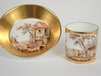 Vente aux enchères Tasse litron et sa sous-tasse fin XVIIIème en porcelaine de Sèvres, à 
