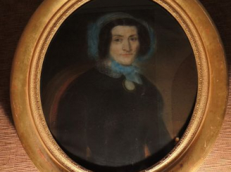 Vente aux enchères Ecole française XIXe	 'Portrait de dame'. Pastel ovale, vers 1840