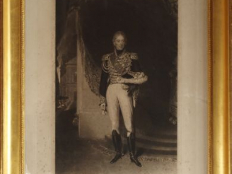 Vente aux enchères Gravure en noir anglaise 'Portrait de Charles X en pied', cadre doré X