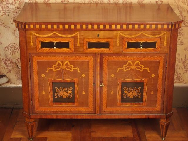 Coiffeuse hollandaise début XIXe de style Louis XVI en marqueterie à d