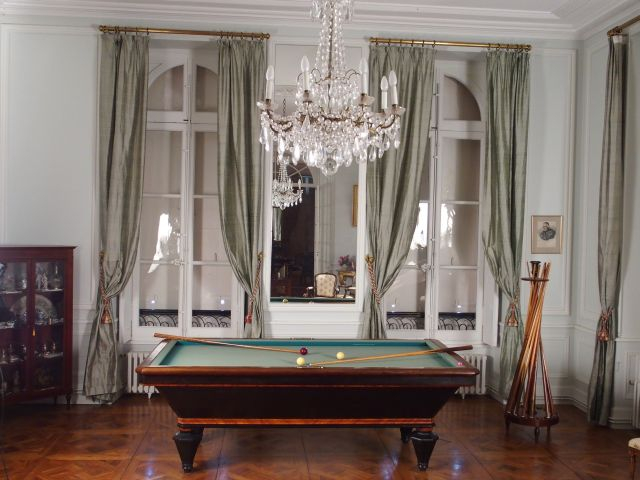 Billard Napoléon III en palissandre, bois clair et en marqueterie, son