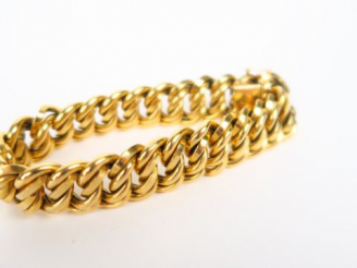 Vente aux enchères Bracelet en or maille tressée. Poids : 42 g