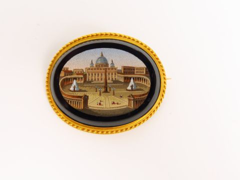 Bel ensemble de bijoux Napoléon III en or et micro-mosaïques, représen