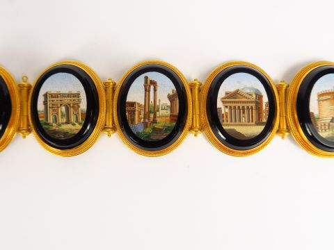 Bel ensemble de bijoux Napoléon III en or et micro-mosaïques, représen