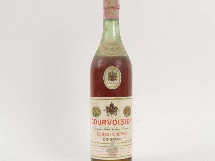 1 VIEILLE BOUTEILLE COGNAC COURVOISIER - NIVEAU BAS