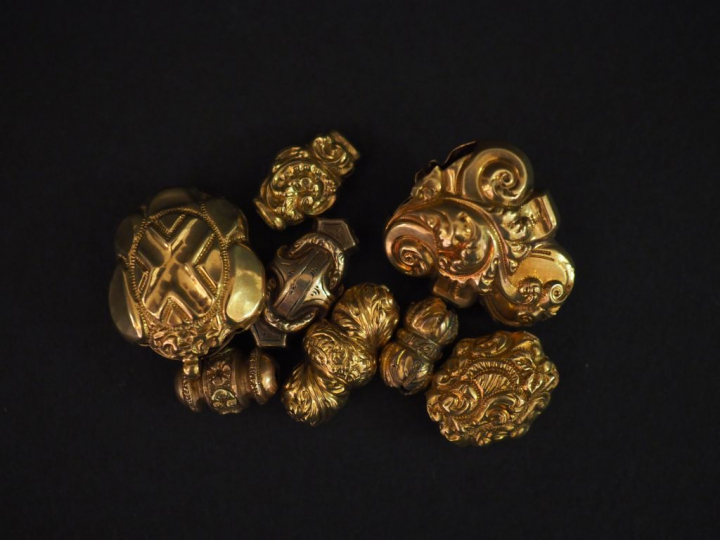 8 coulants Napoléon III en or. Poids : 12,05 g   