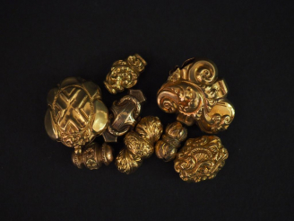 Vente aux enchères 8 coulants Napoléon III en or. Poids : 12,05 g   