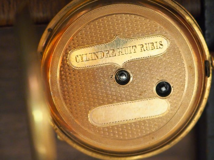 Montre de gousset en or avec clé et chainette avec porte montre en pal