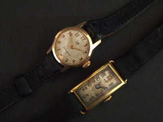 Vente aux enchères - Montre de dame, boitier or. Poids tel. 10 g environ - montre de dame