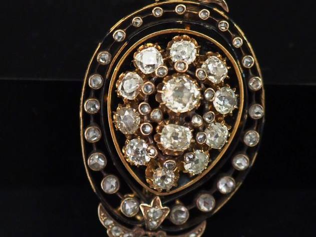 Broche Napoléon III en forme de goutte, orné d'une perle et de douze d