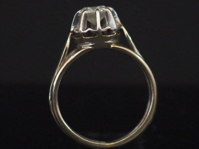 Bague solitaire en or blanc de 0,6 cts environ. TDD. 51 Poids tel : 4 