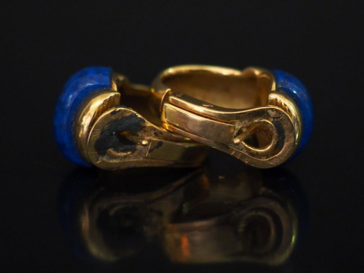Paire de boucles d'oreilles en or et lapis lazzuli. Poids tel : 14,29 