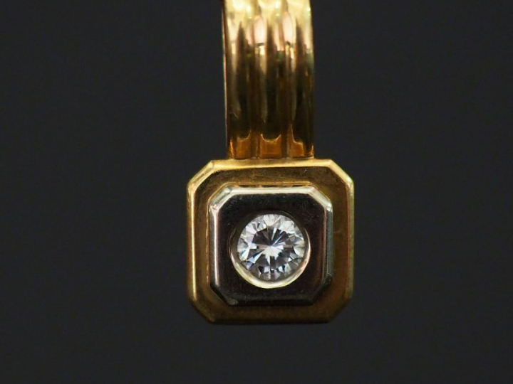 Pendentif en or et diamant.  Poids tel : 3,57 g   