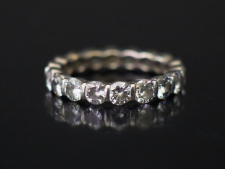 Vente aux enchères Alliance américaine en platine et or blanc. Poids : 3,19 g TDD 51 1/2 