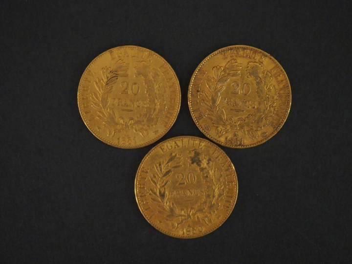 3 pièces de 20 Francs or : 2 de 1851, 1 de 1850 FRAIS ACHETEUR : 10 % 