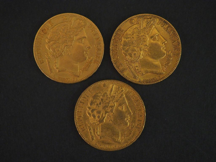 3 pièces de 20 Francs or : 2 de 1851, 1 de 1850 FRAIS ACHETEUR : 10 % 