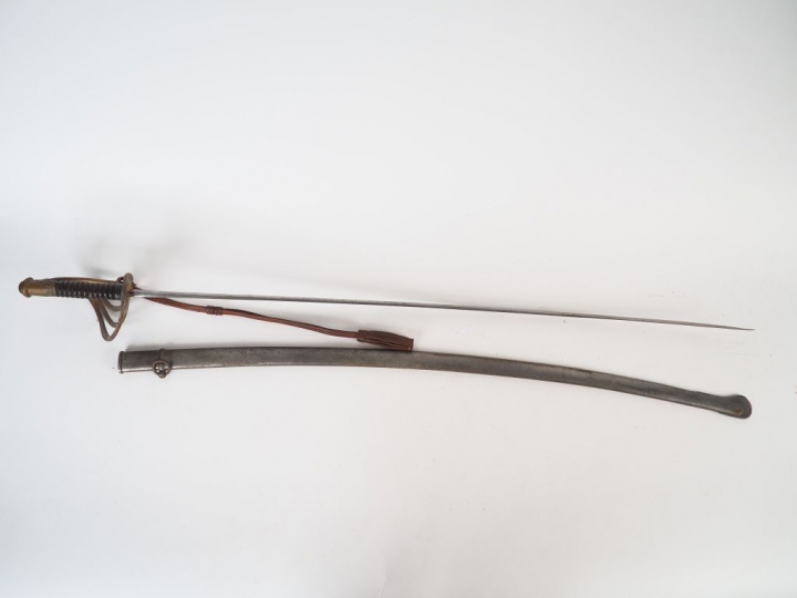 Sabre bancal d’officier issue de l’industrie privée, lame courbe étroi