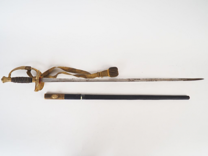 Epée à ciselure de général XIX ème ,lame de section lenticulaire avec 