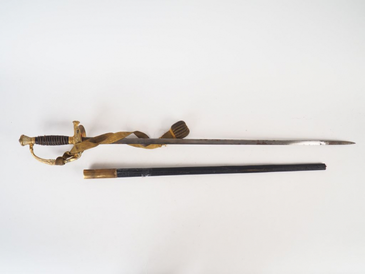 Epée à ciselure de général XIX ème ,lame de section lenticulaire avec 