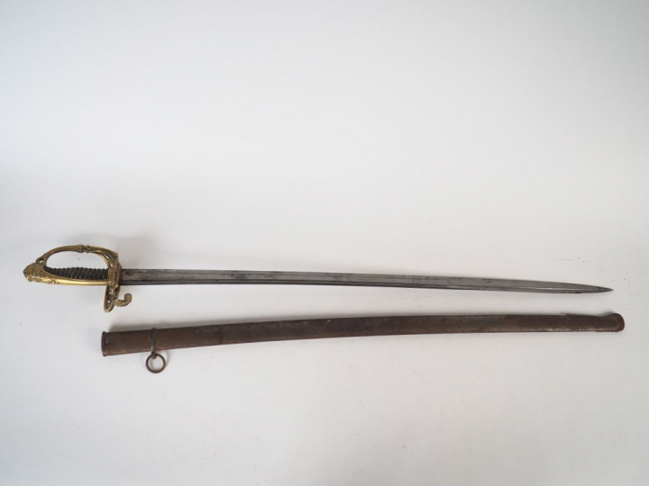 Sabre d’officier d’infanterie de marine modèle 1856. Lame légèrement c