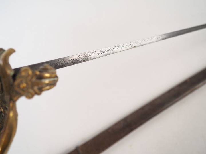 Sabre d’officier d’infanterie de marine modèle 1856. Lame légèrement c