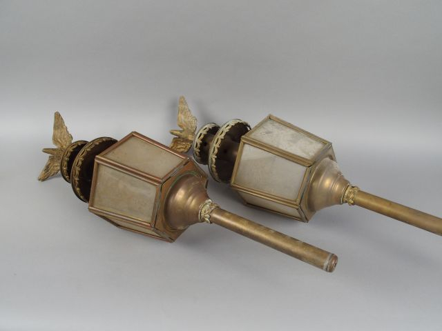 Paire de lanternes de style Empire en laiton et tôle