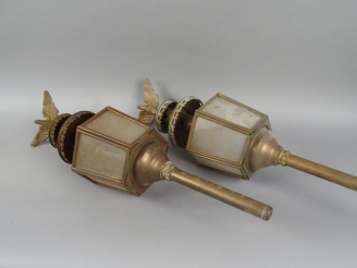 Vente aux enchères Paire de lanternes de style Empire en laiton et tôle